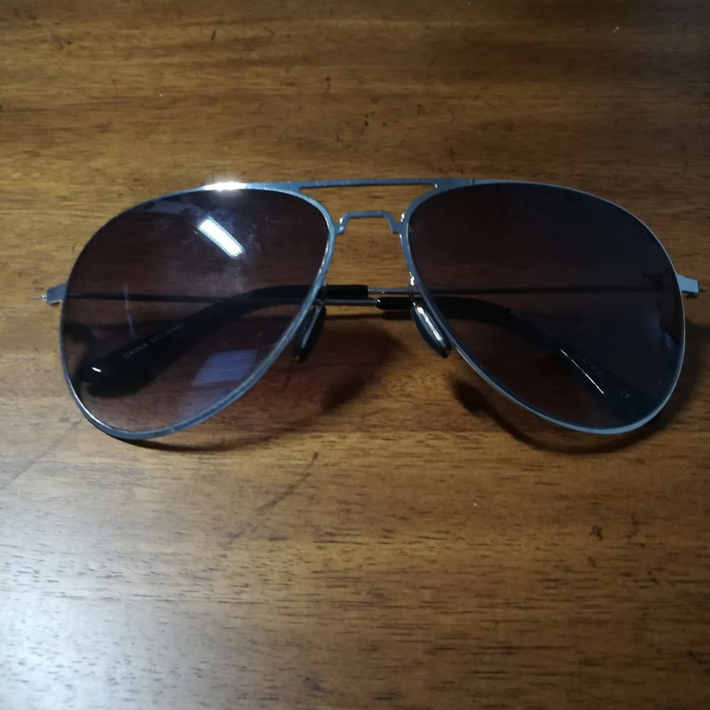 Silver-rimmed Aviators